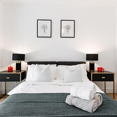 Khayat Homes - The Owelor - Two Bed ลอนดอน ภายนอก รูปภาพ
