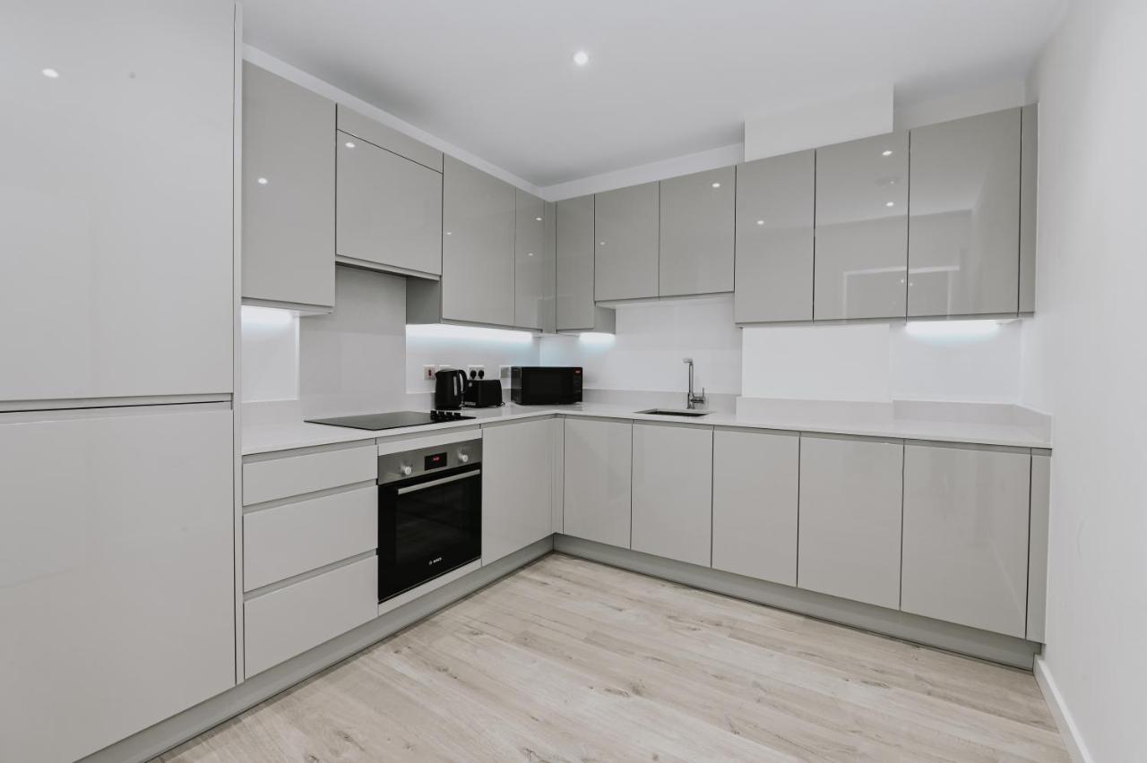 Khayat Homes - The Owelor - Two Bed ลอนดอน ภายนอก รูปภาพ