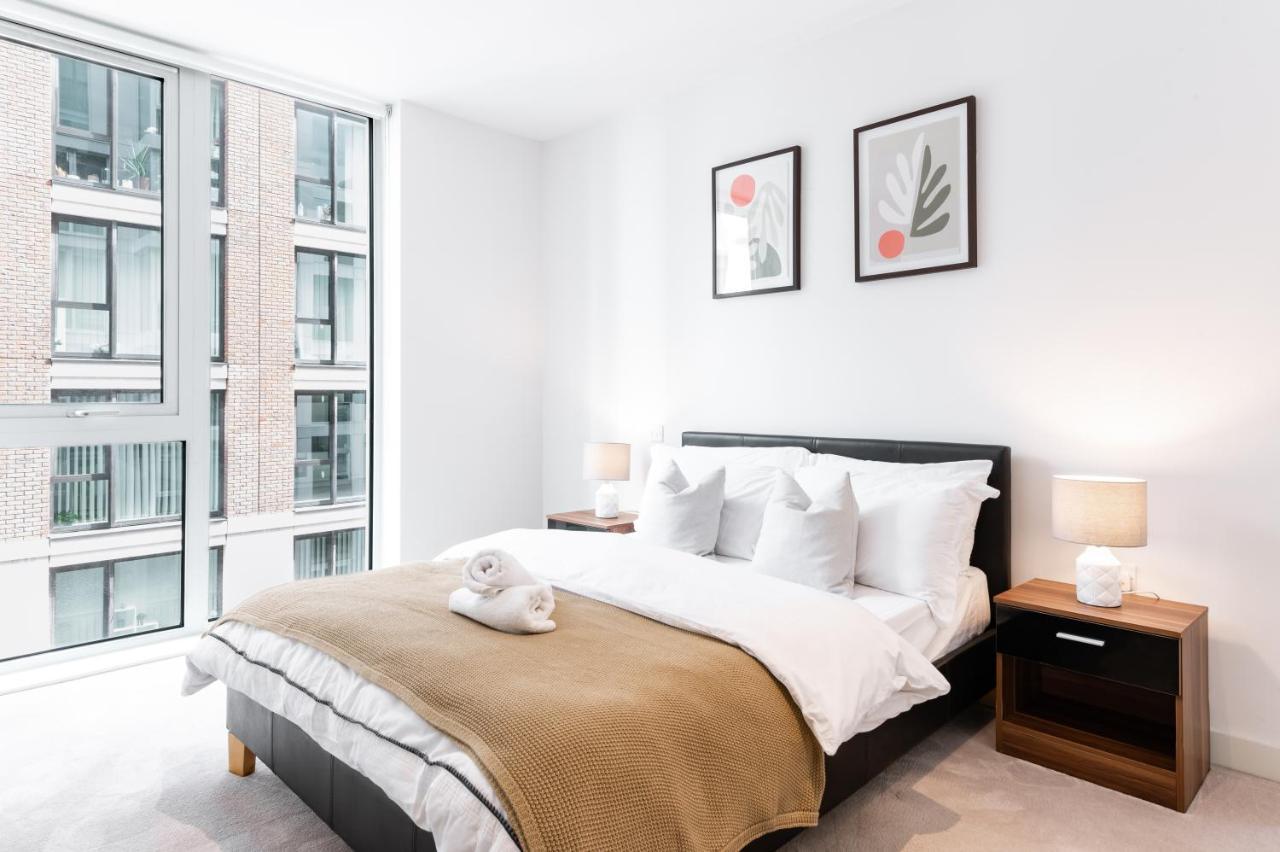 Khayat Homes - The Owelor - Two Bed ลอนดอน ภายนอก รูปภาพ