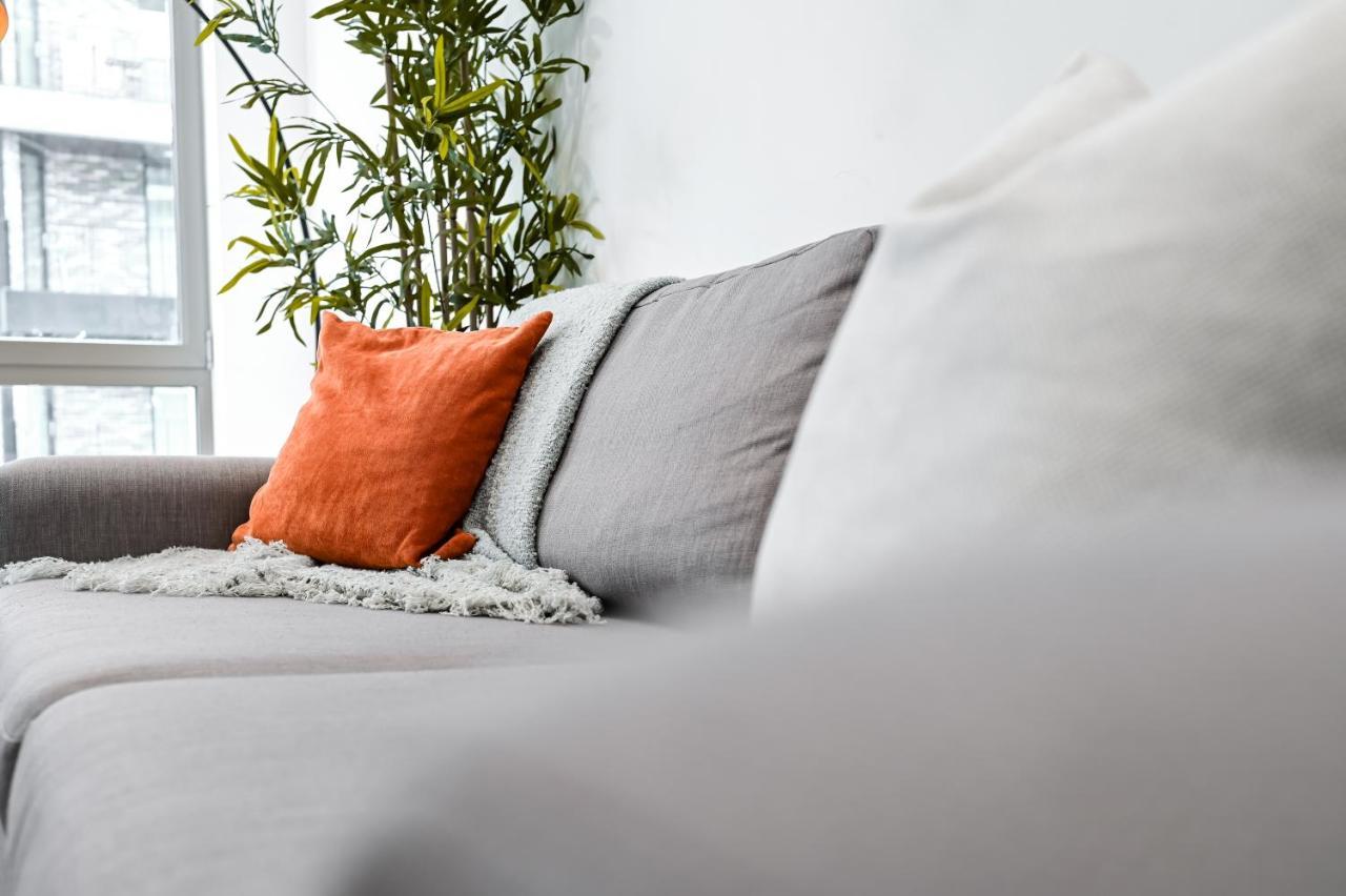 Khayat Homes - The Owelor - Two Bed ลอนดอน ภายนอก รูปภาพ